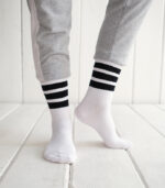 Siyah Çizgili Çorap