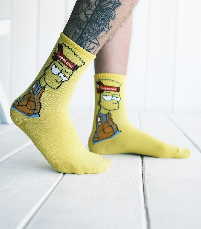 Çok renkli sarı simpsons desenli çorap Çok renkli sarı simpsons desenli çorap
