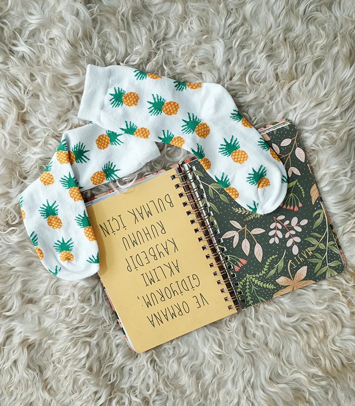 Ananas Desenli Beyaz Çorap - Görsel 4